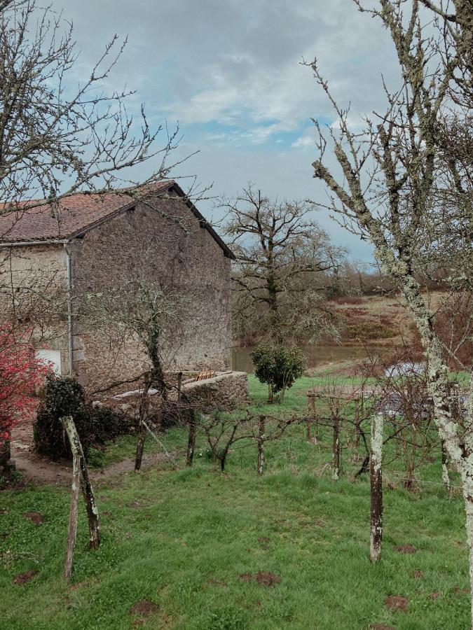 La Ferme Du Pont De Maumy, Cabane Au Bord De L'Etang Et Bain Nordique Busserolles Εξωτερικό φωτογραφία